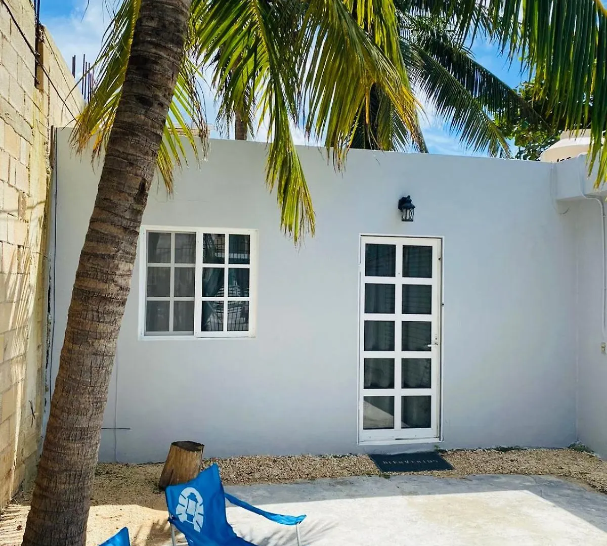 Casita Perez, Cama Queen, Wifi, Aire Acondicionado, Cocina, 2 Sillas De Playa Isla Mujeres Mexico