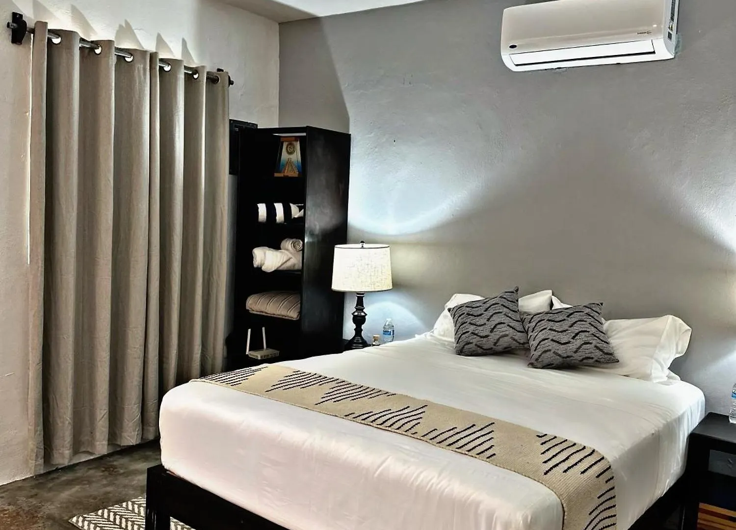 Casita Perez, Cama Queen, Wifi, Aire Acondicionado, Cocina, 2 Sillas De Playa Isla Mujeres